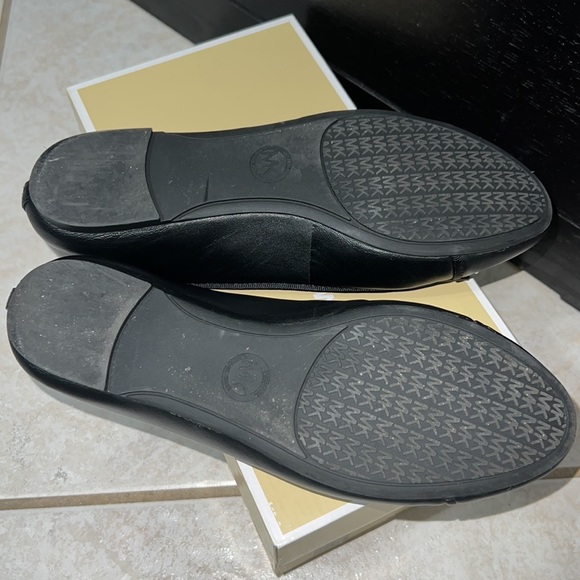 MICHAEL MICHAEL KORS
Alice Leather Ballet Flat - Picture 8 of 9